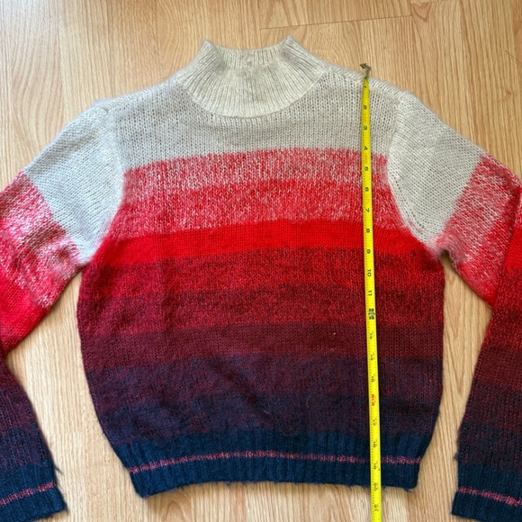 American Eagle Mock Neck Striped Chunky Gradient Red Sweater Size Small - Picture 3 of 6